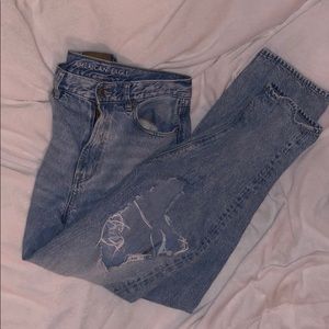 American eagle destroyed mom jeans